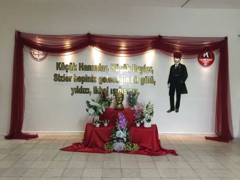 School Fahri Kirt Middle School, Bor, photo