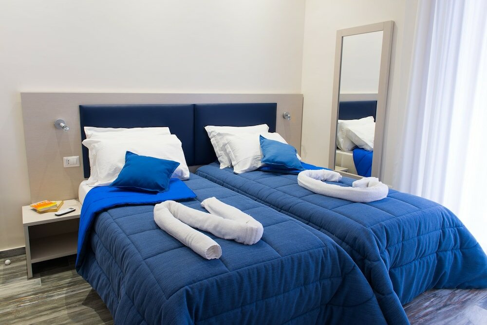 Фото Napoli's Gold Hotel