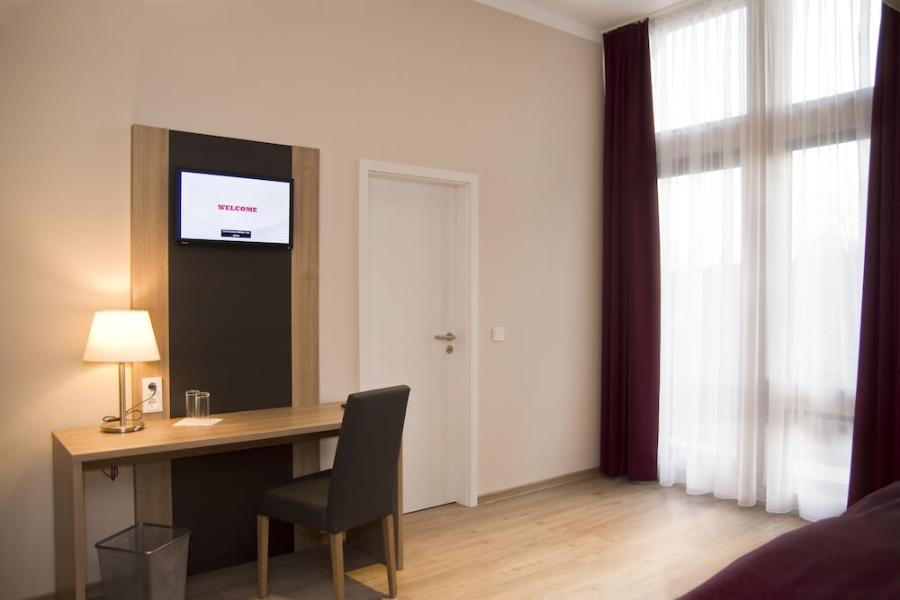 Фото Troll's Brauhaus Hotel