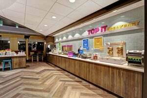 Гостиница Tru by Hilton Edmonton Windermere