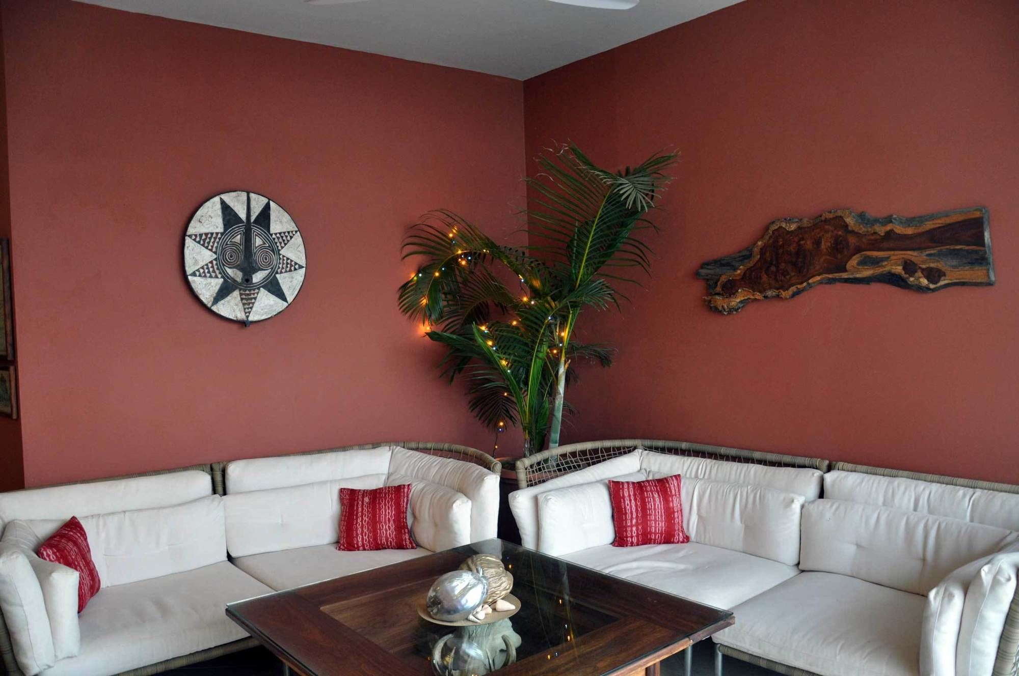 Фото Leo's Beach Hotel & Restaurant - Adults Only