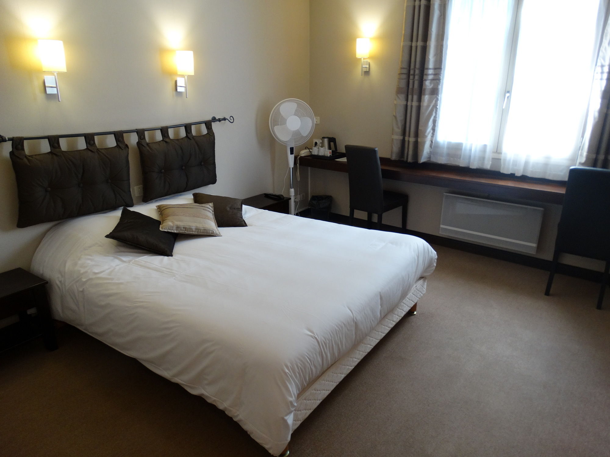 Фото Hotel Le Castel Fleuri