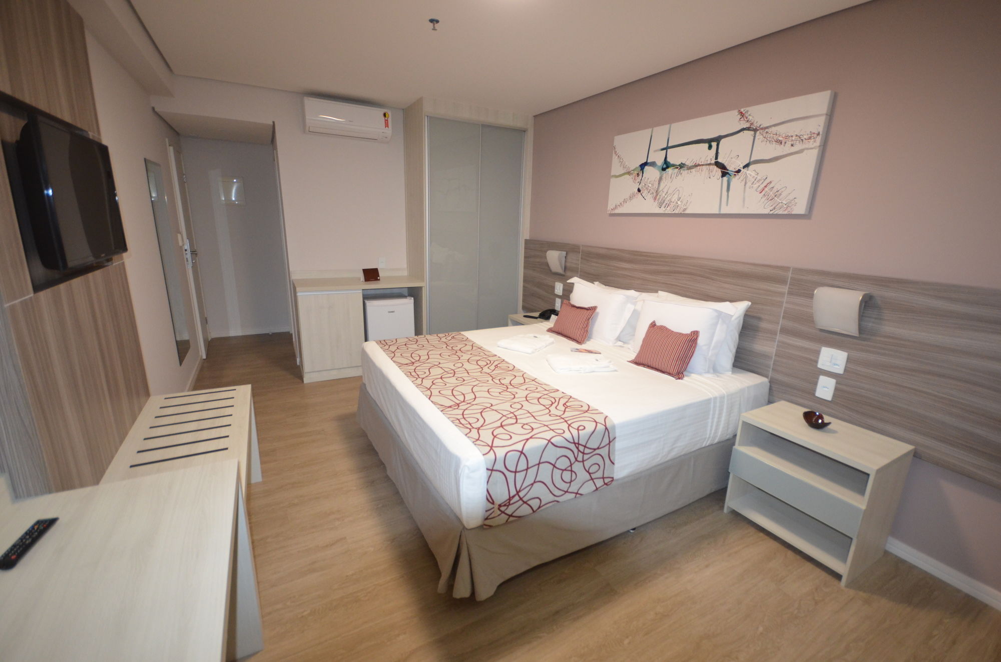 Фото IT Itabira Hotel