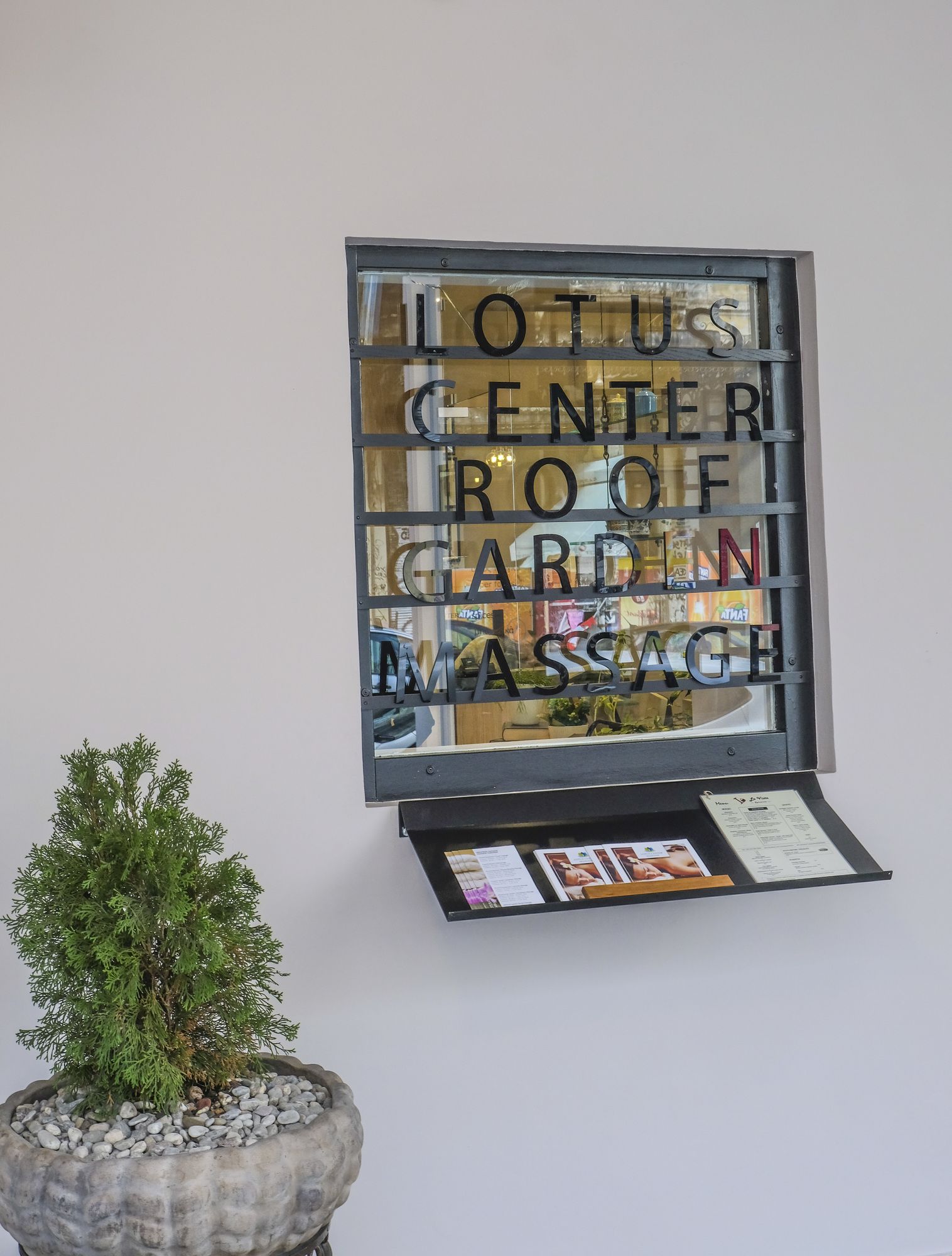 Фото Lotus Center Apartments