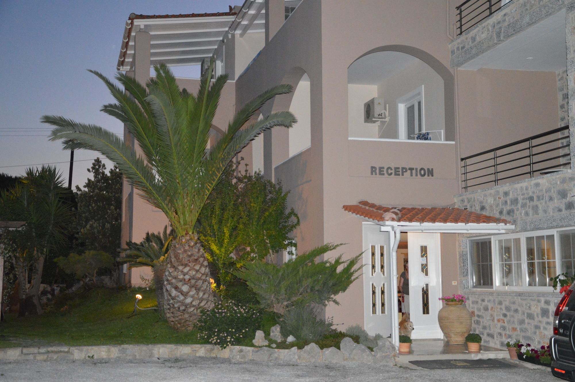 Фото Diamond Palace Apartments