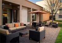 Фото Courtyard Charlotte Arrowood