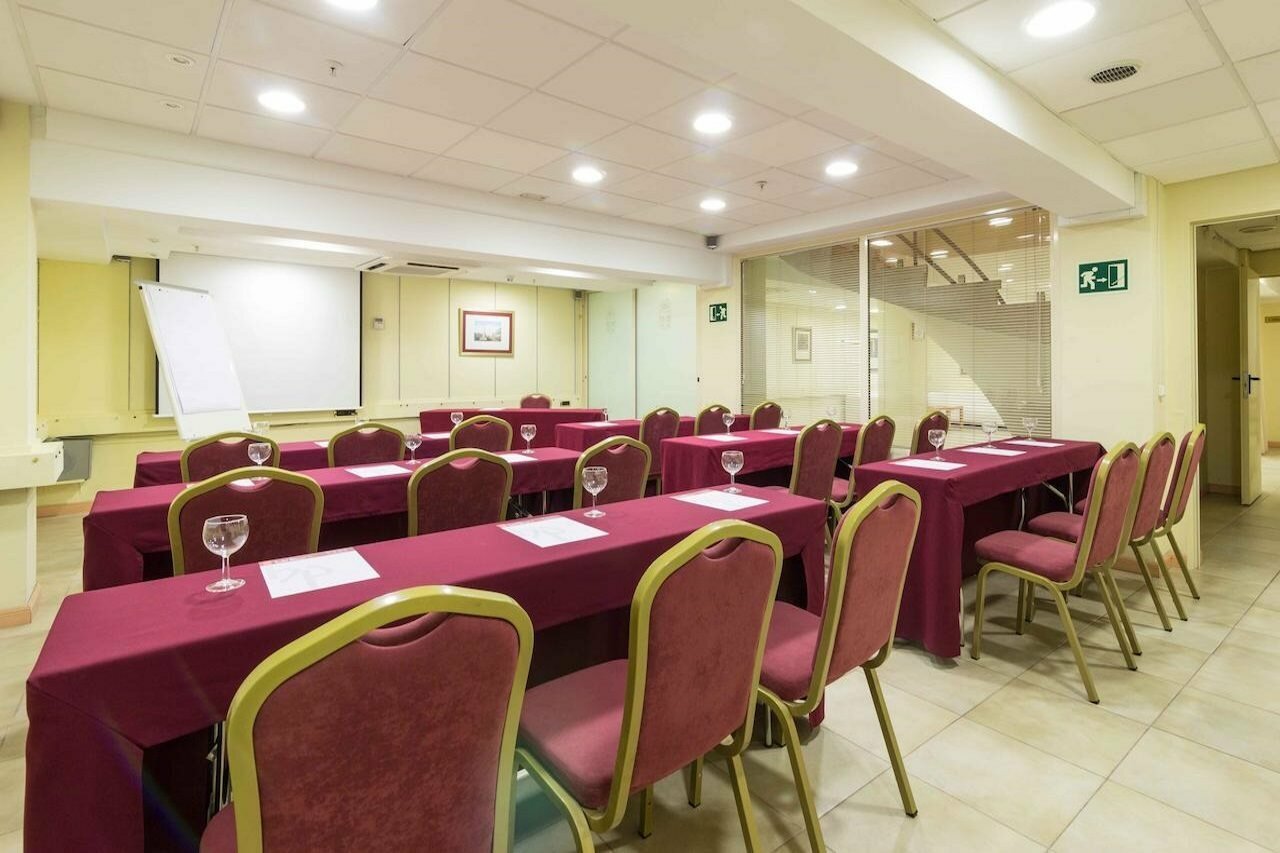 Фото Hotel Adonis Pelinor