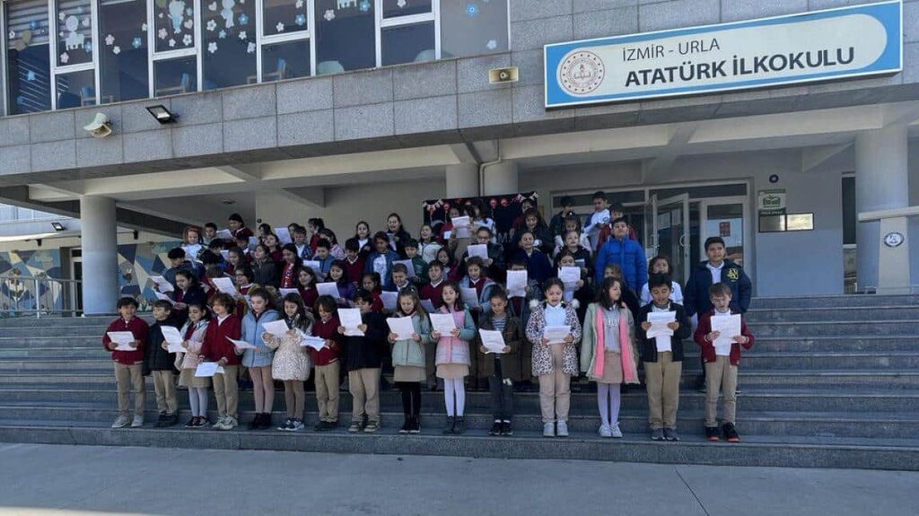 Primary school Ataturk Primary School, Urla, photo