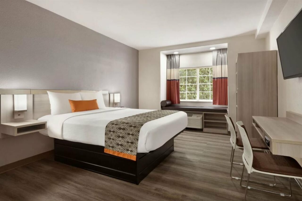 Фото Microtel Inn & Suites by Wyndham Raleigh