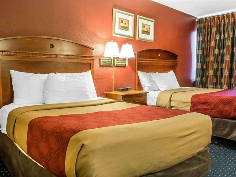 Фото Red Carpet Inn Philadelphia Airport