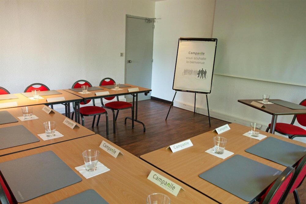 Фото Campanile Chambray Les Tours
