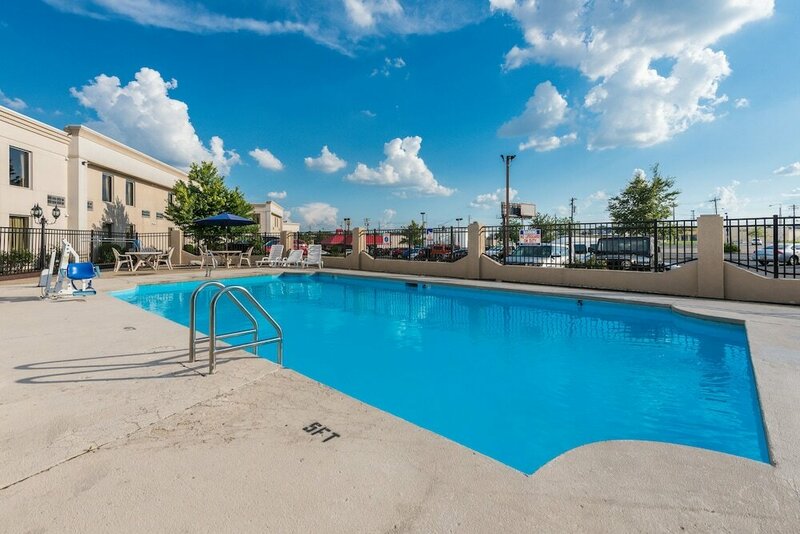 Гостиница Quality Inn & Suites