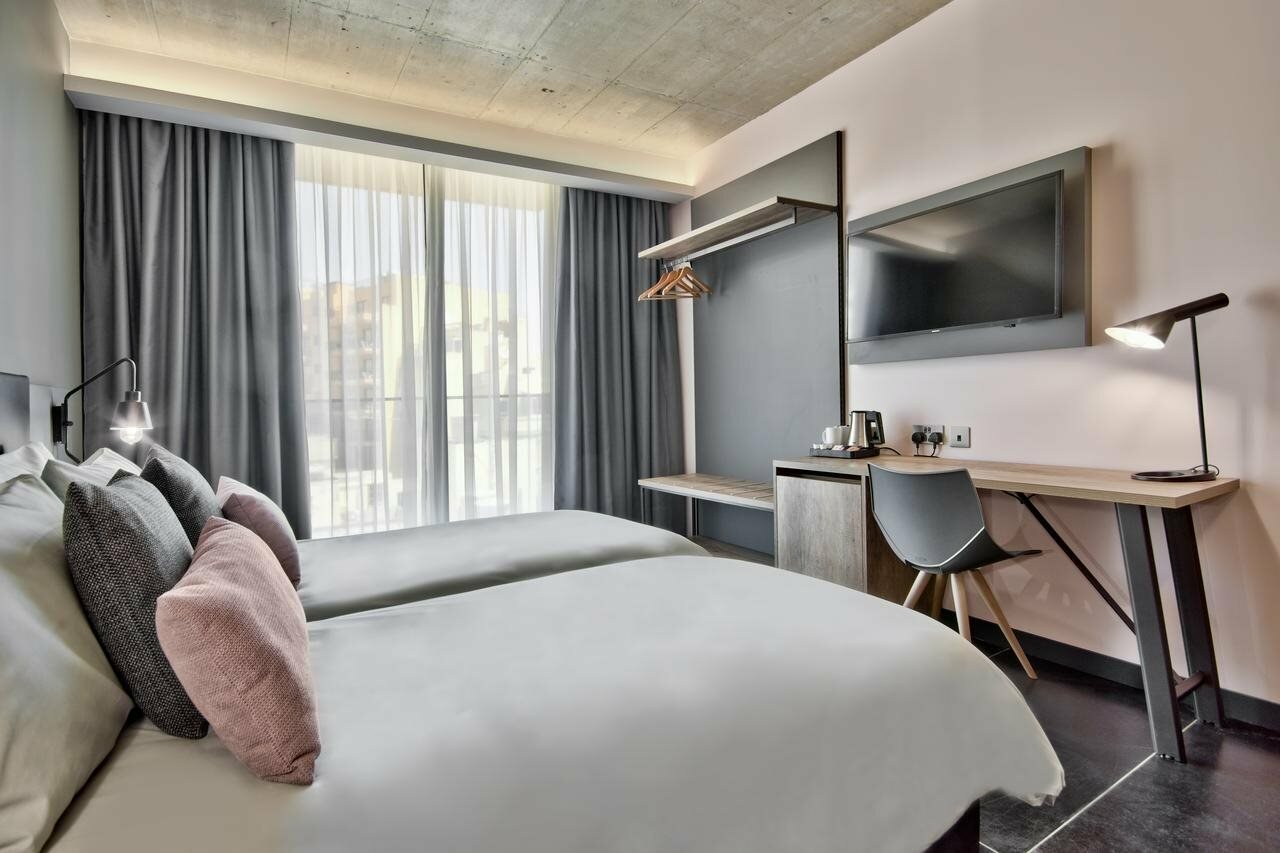 Фото отеля 2