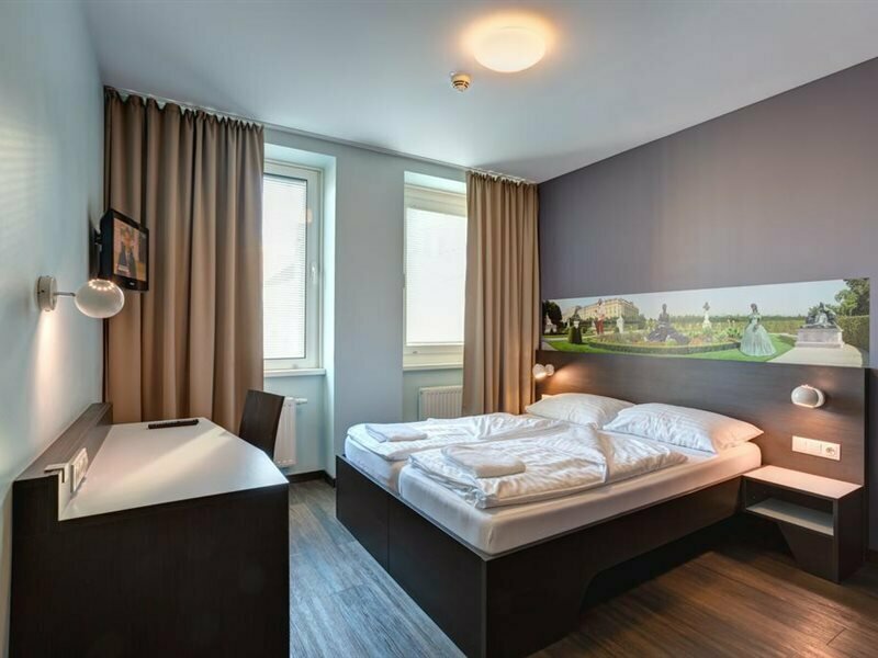 Hotel Meininger Wien Downtown Sissi, Vienna, photo