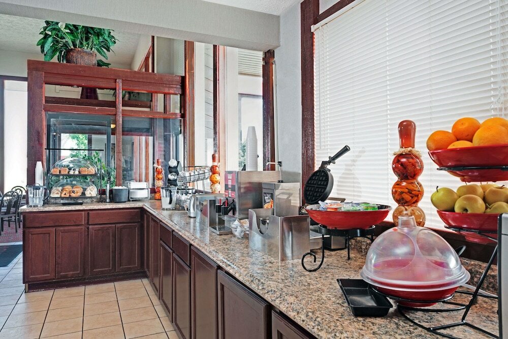 Фото Ramada by Wyndham Spokane Valley