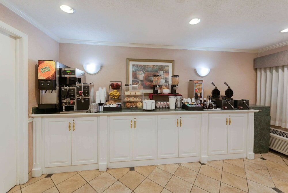 Фото La Quinta Inn by Wyndham Cleveland Independence