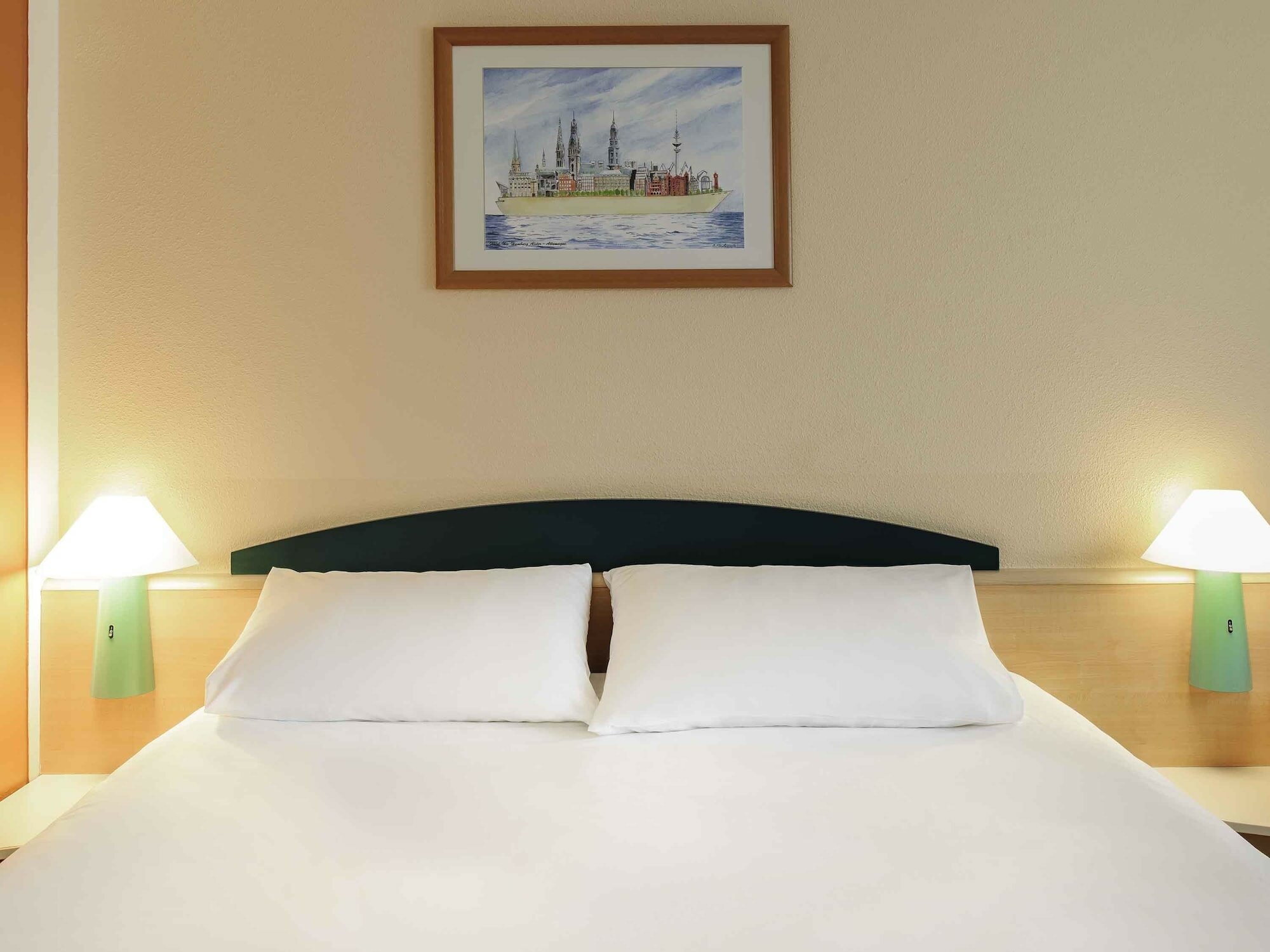 Фото Ibis Jena City Hotel