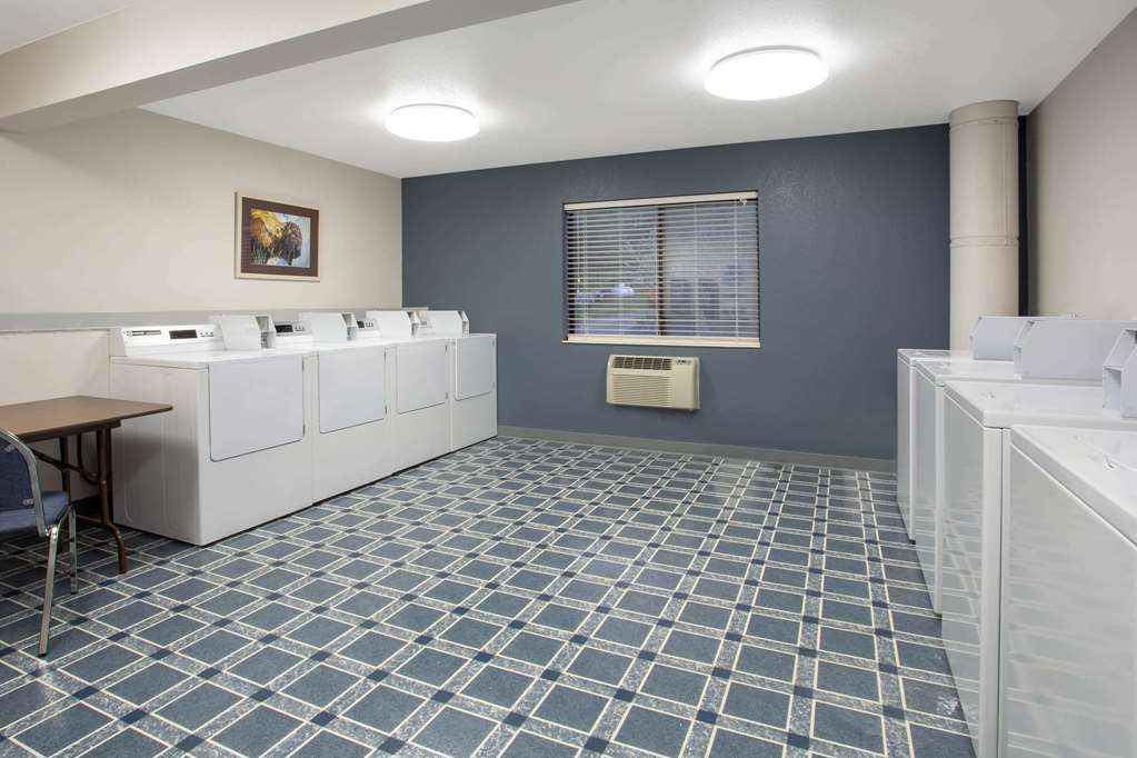 Фото Travelodge by Wyndham Gardiner Yellowstone Park North