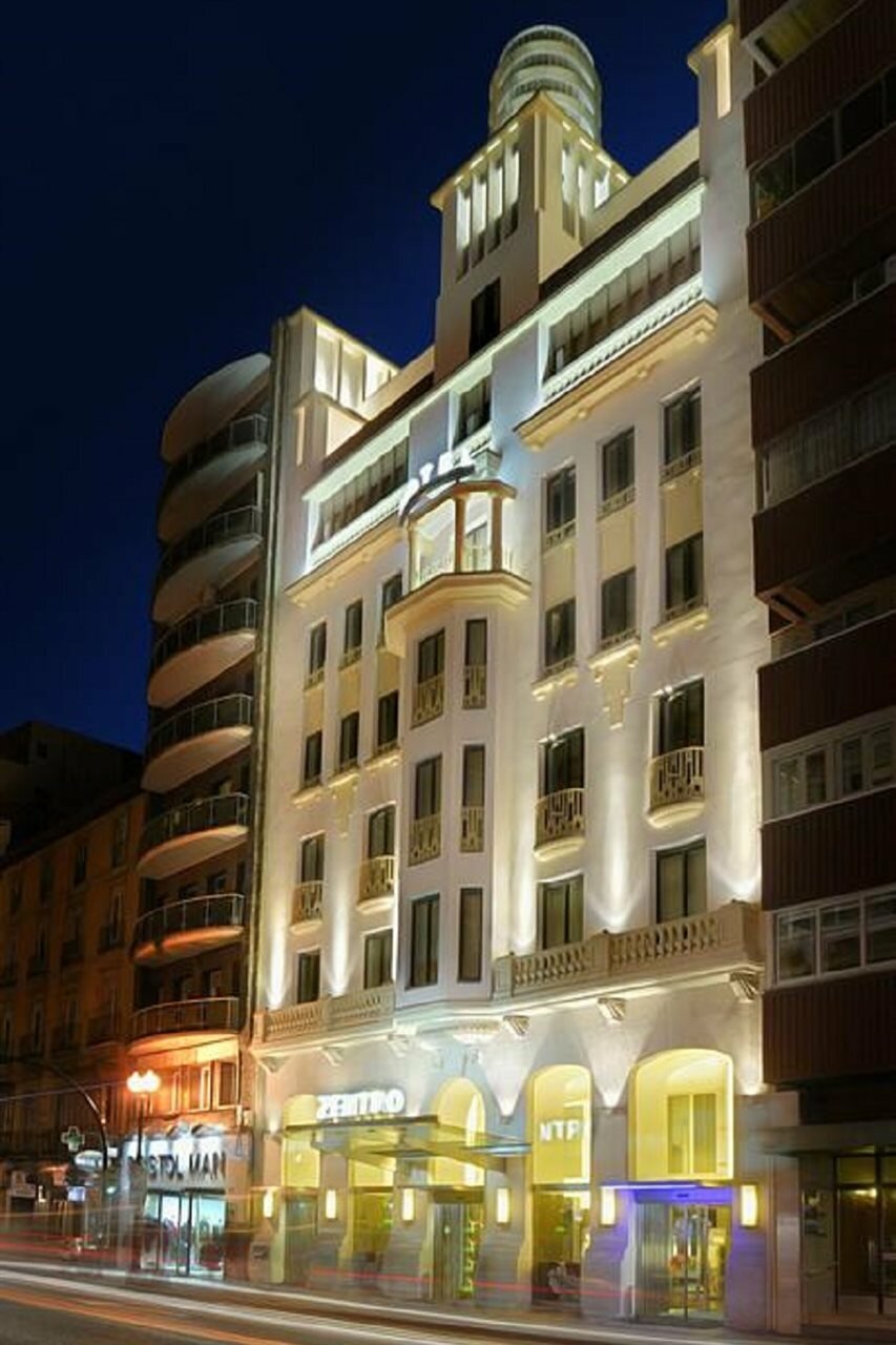 Фото отеля 1