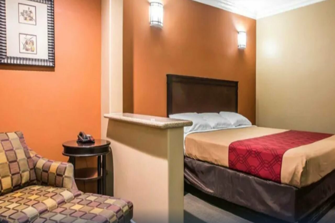 Фото Baymont by Wyndham Ontario