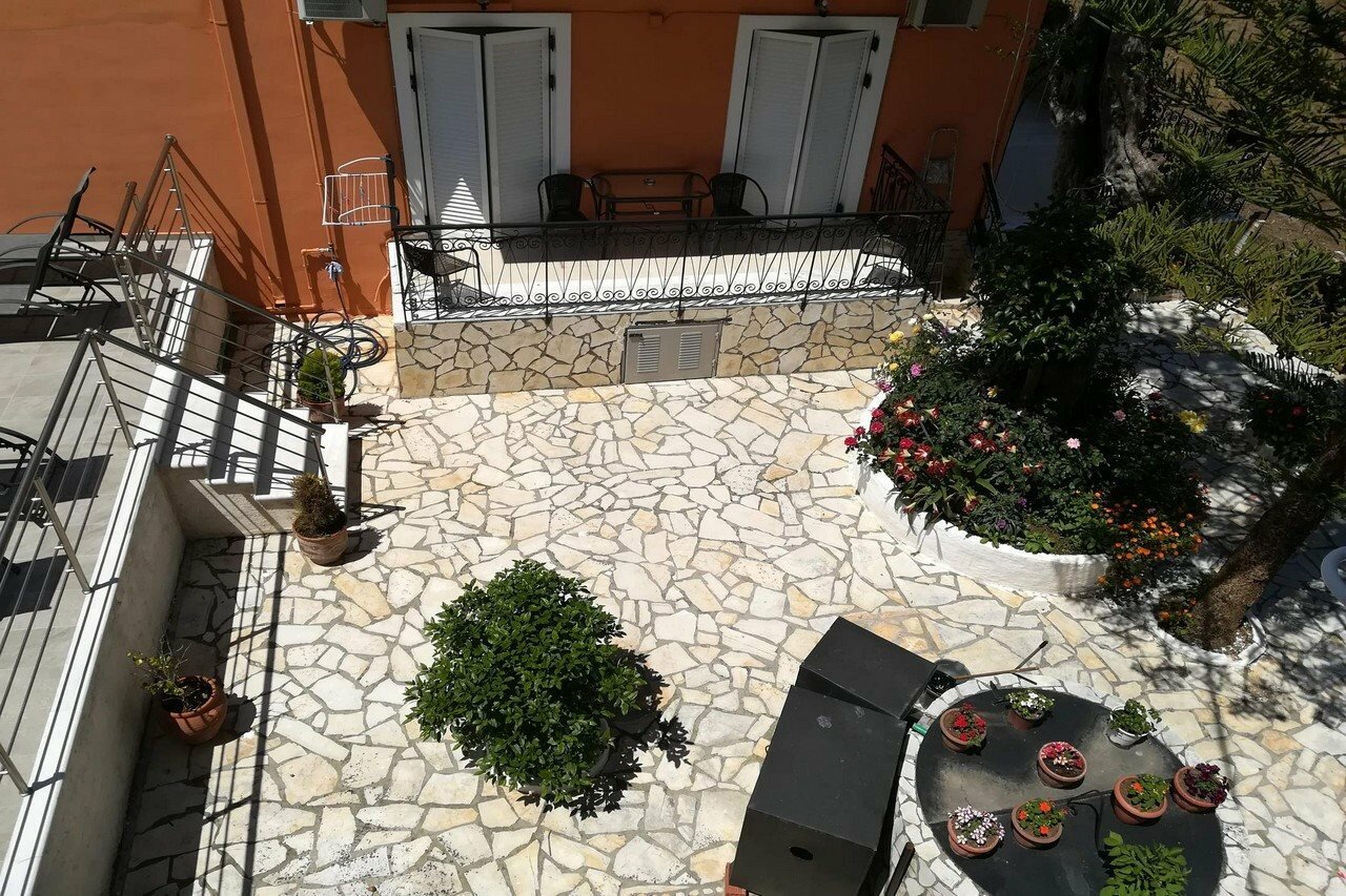 Фото Dionisos Apartments