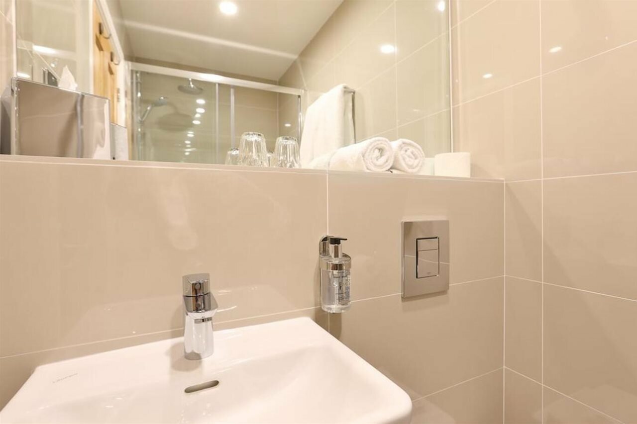 Фото Park Avenue J Hotel London Hyde Park