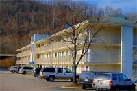 Фото Super 8 by Wyndham Charleston Wv