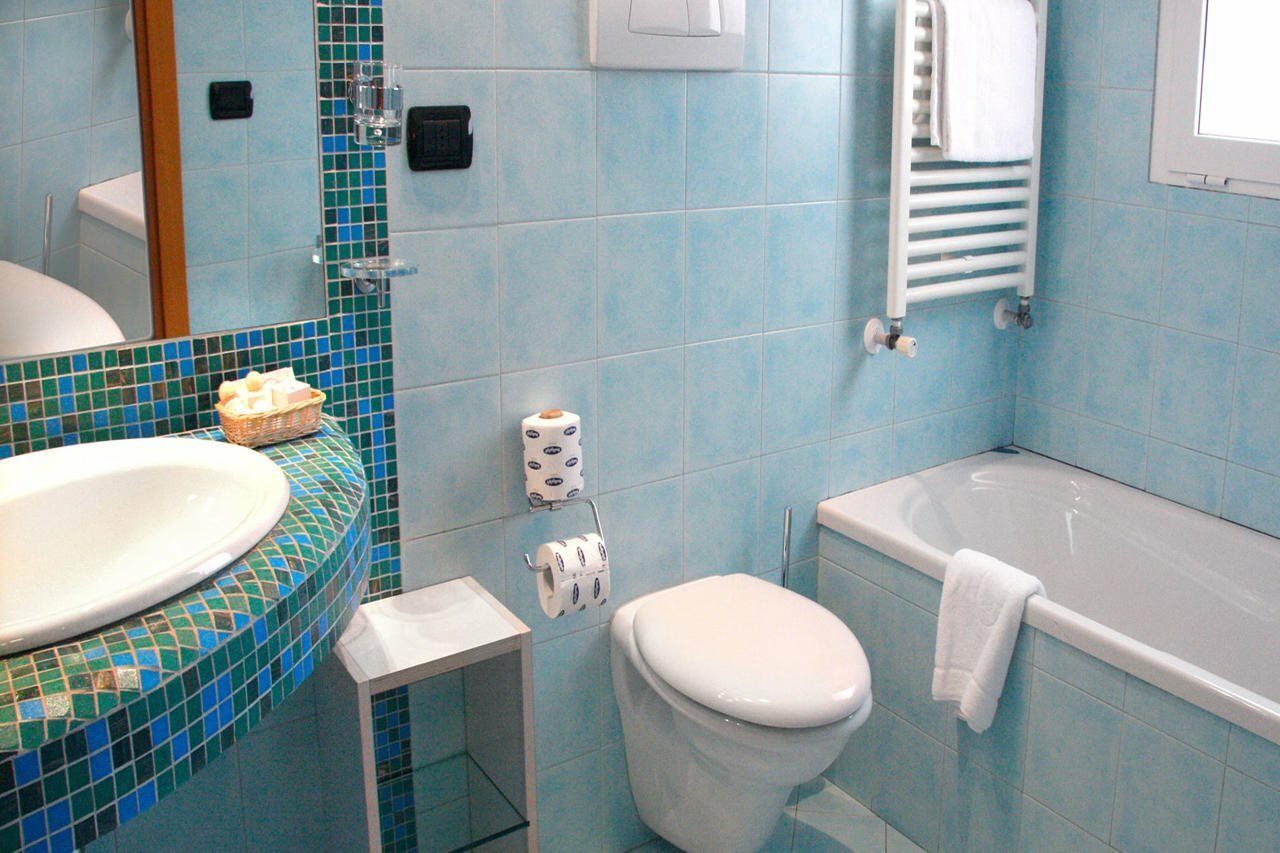 Фото International