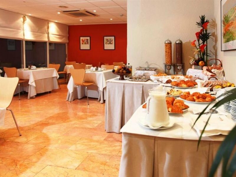 Фото Отель One Shot Colon 46