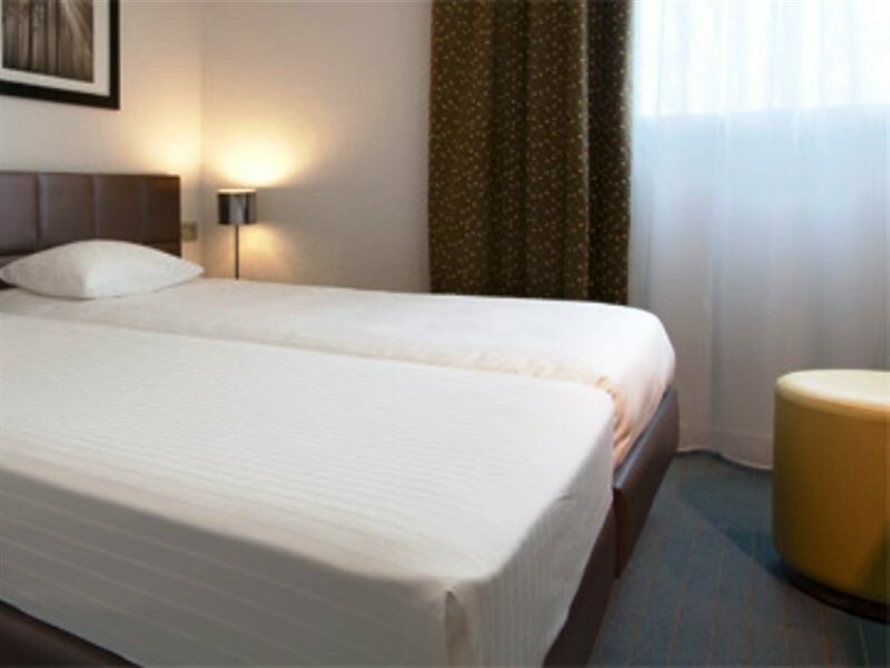 Фото Hotel Kyriad Orly Aéroport Athis Mons