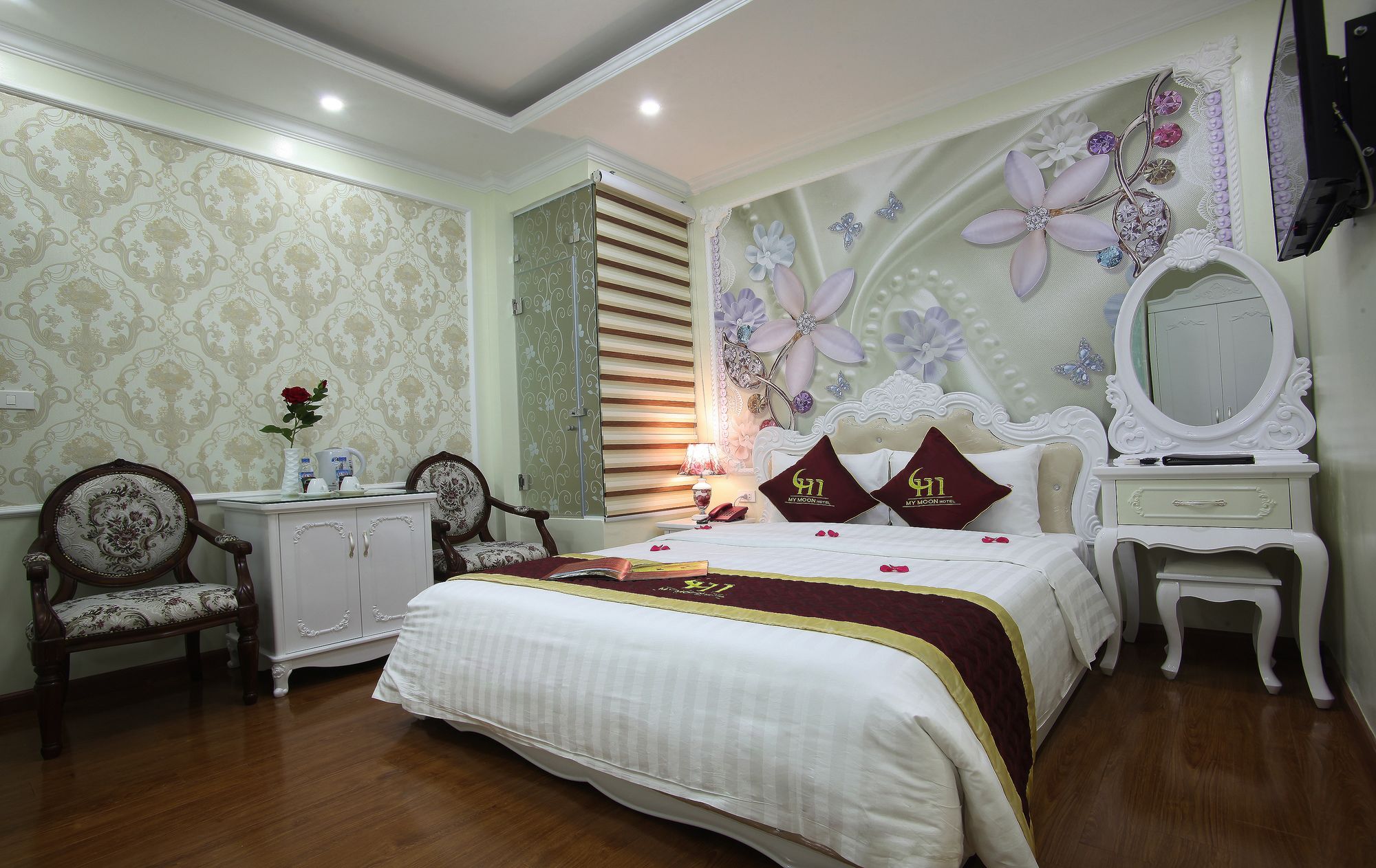 Фото My Moon Hotel