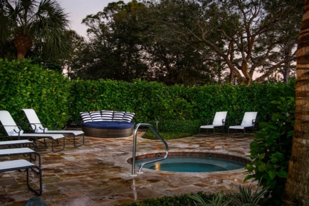 Фото Inn at Pelican Bay