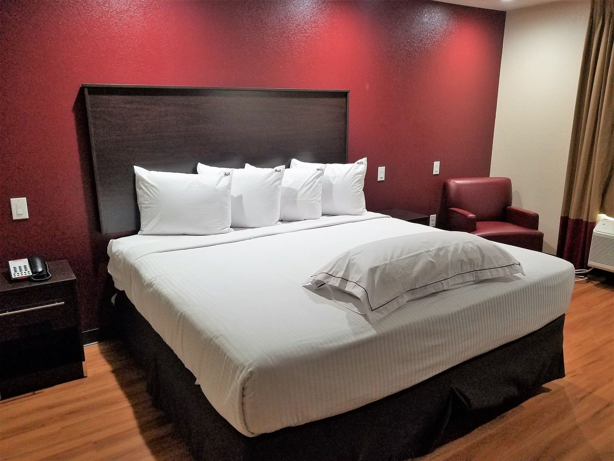 Фото Red Roof Inn Plus+ Fort Worth - Burleson