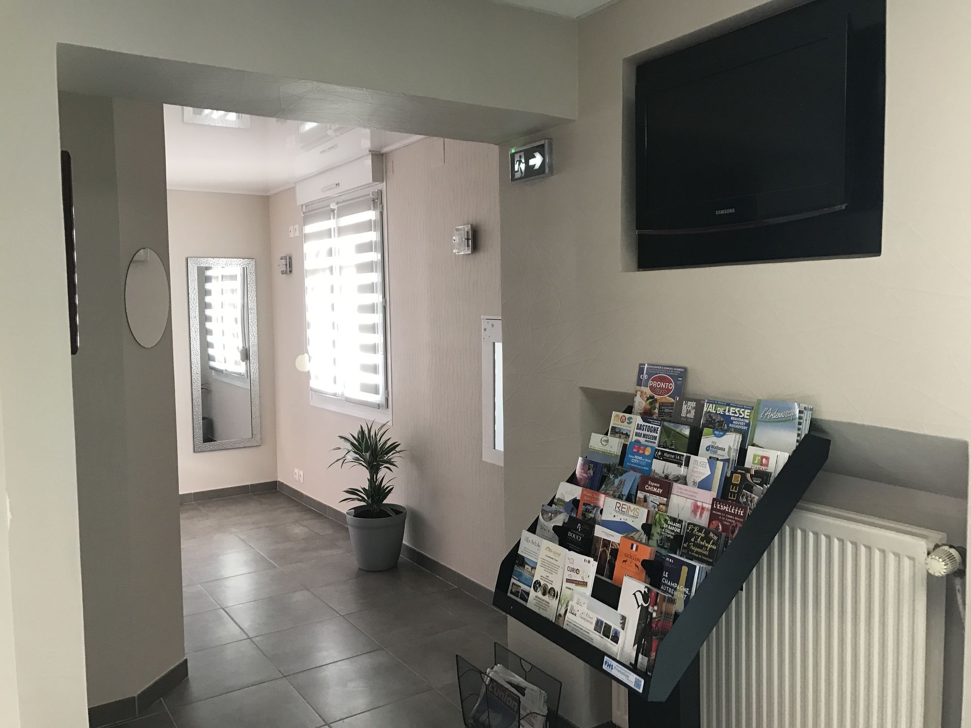 Фото Logis Hôtel Au Tambour