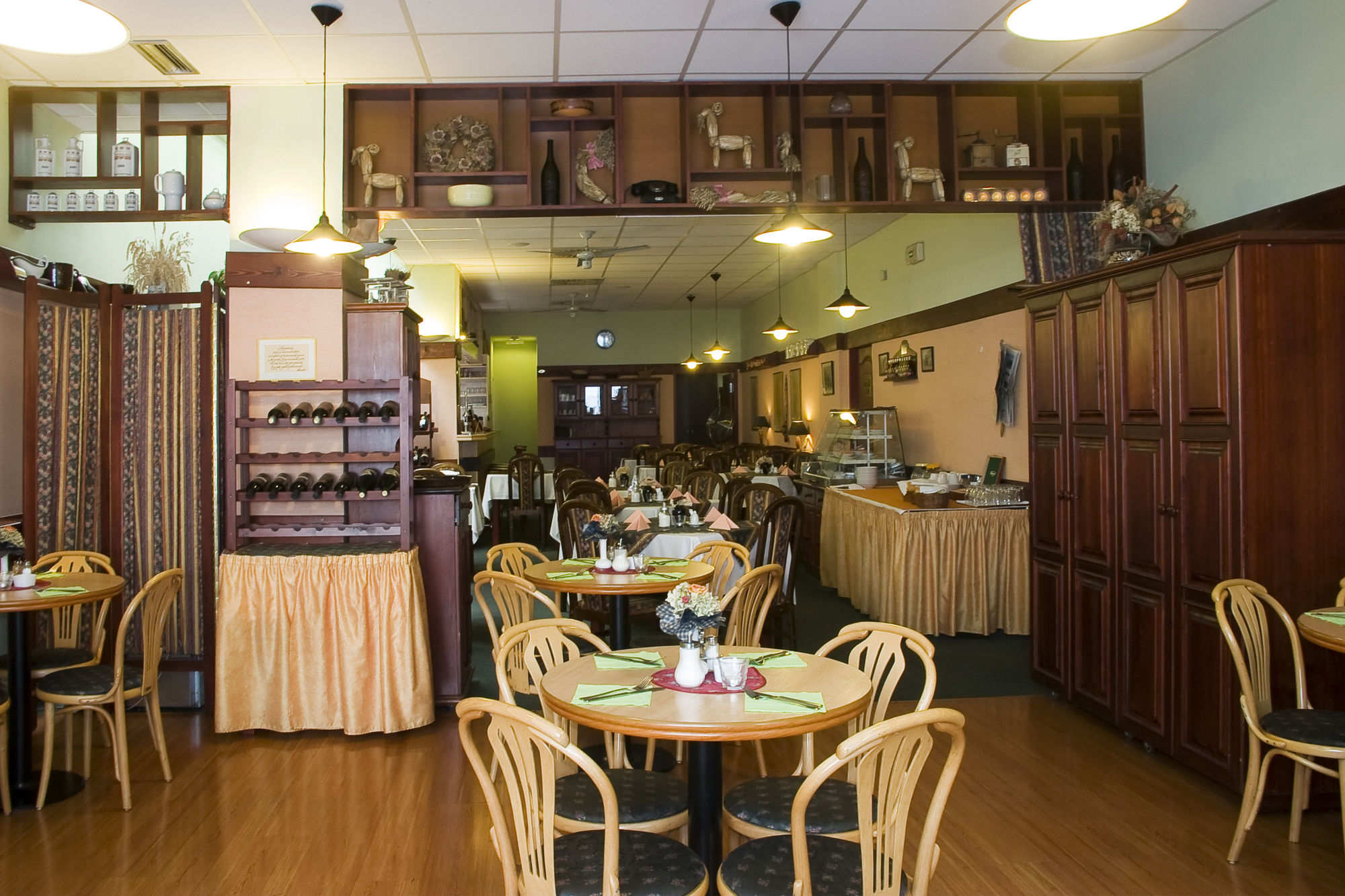 Фото At The Old Lady