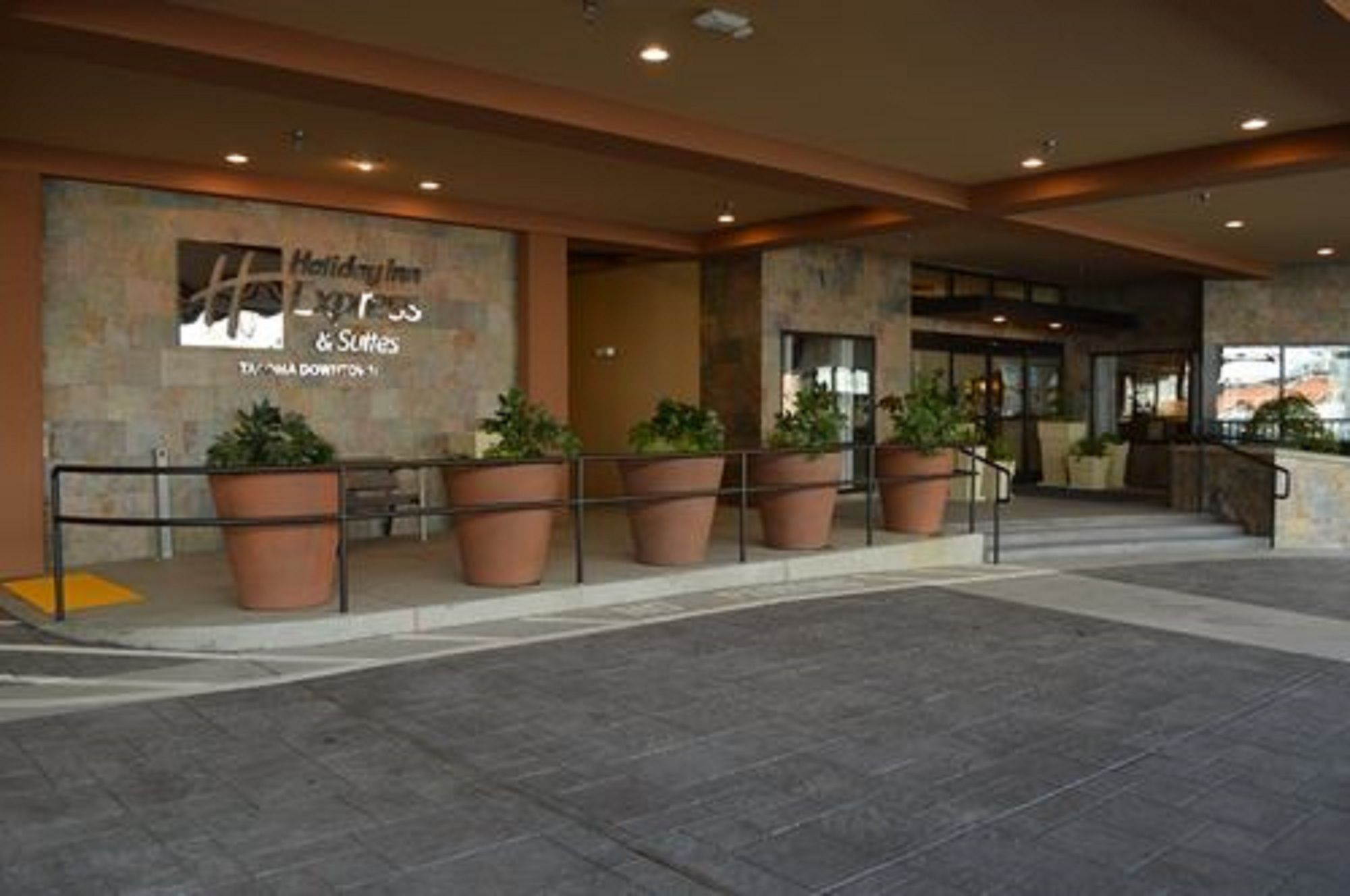 Фото Holiday Inn Express Hotel & Suites Tacoma Downtown, an Ihg Hotel