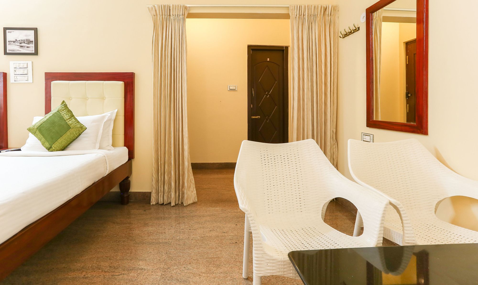 Фото Treebo Trend Grace Inn