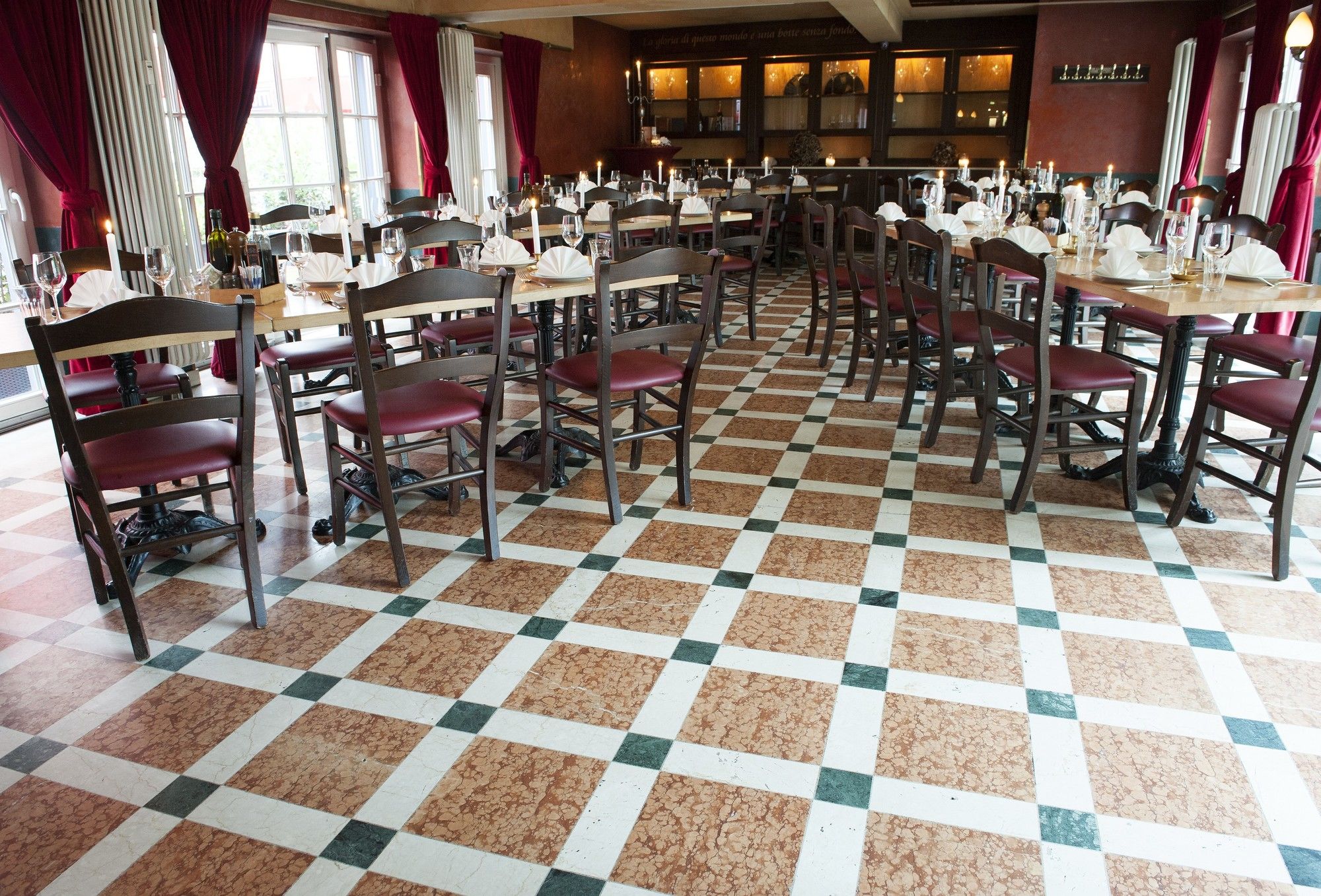 Фото XII Apostel Hotel Albergo