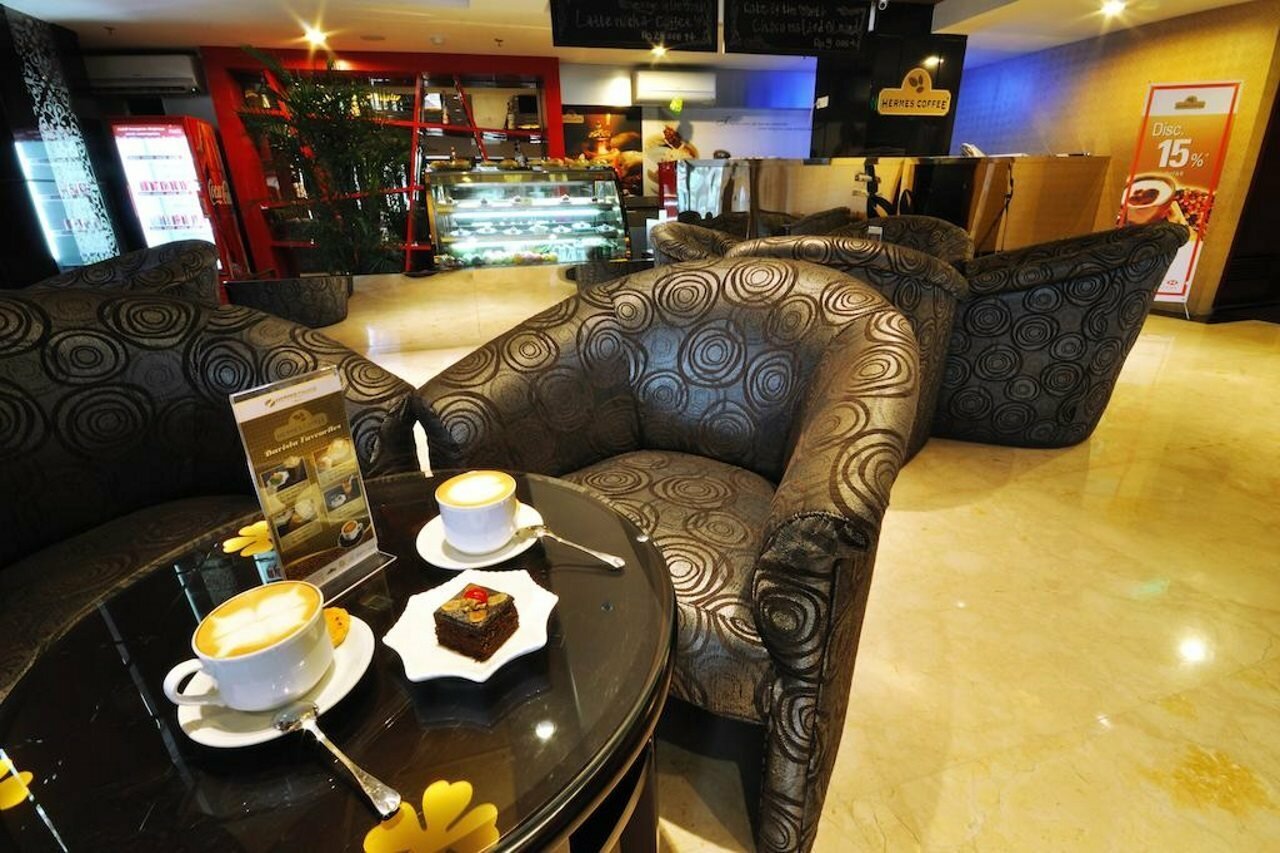Фото Hermes Palace Hotel Medan