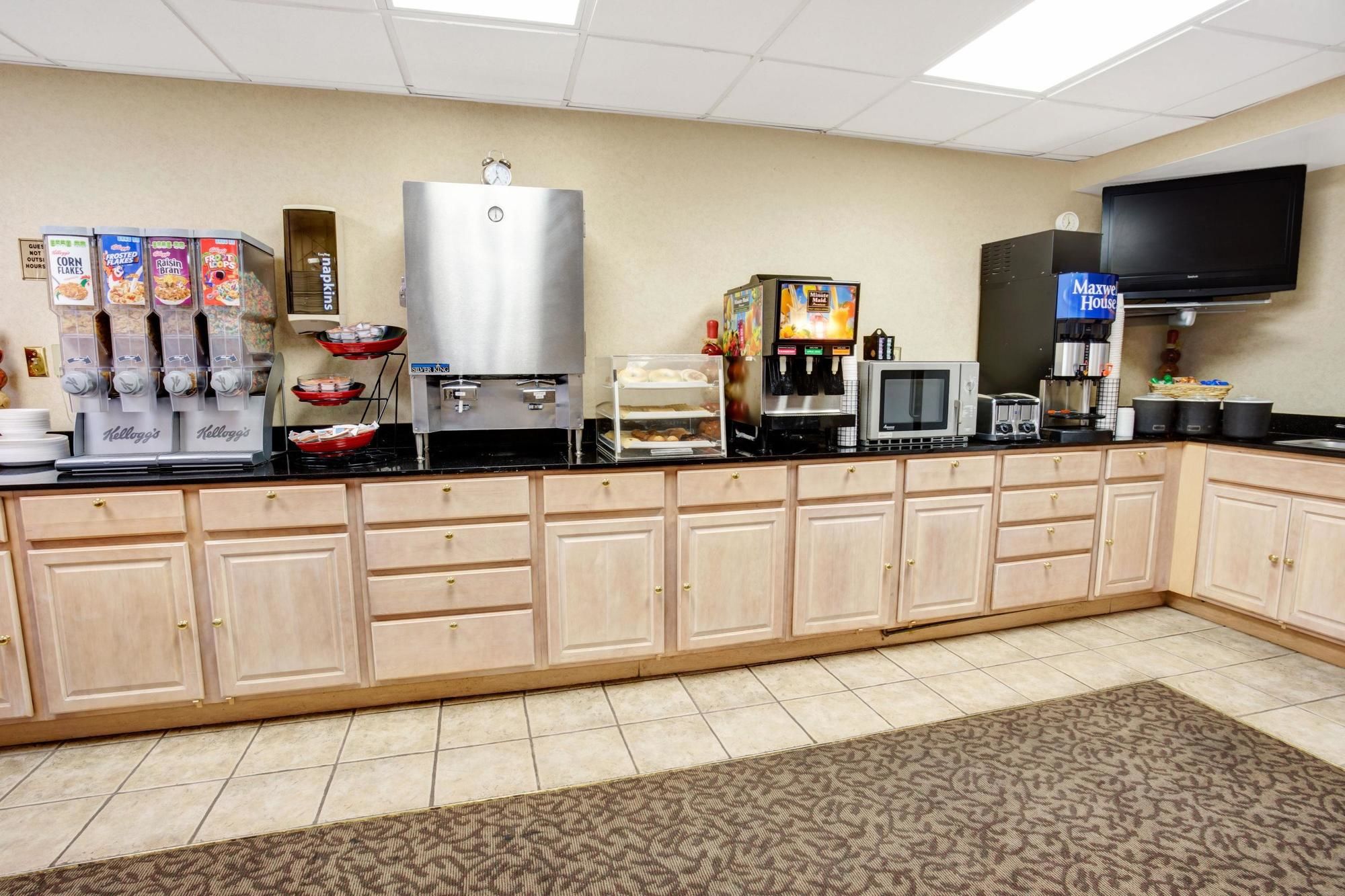 Фото Ramada Limited Cockeysville