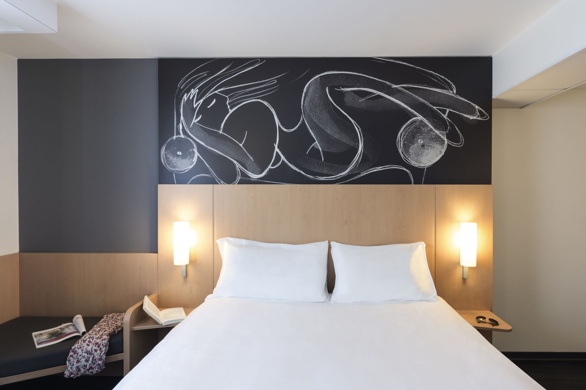 Фото Ibis La Rochelle Centre Historique