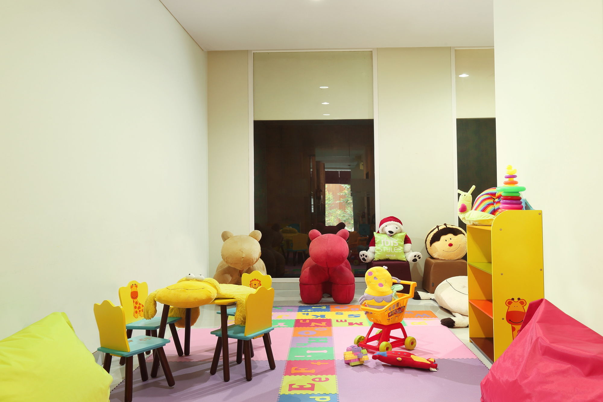 Фото Ibis Styles Yogyakarta