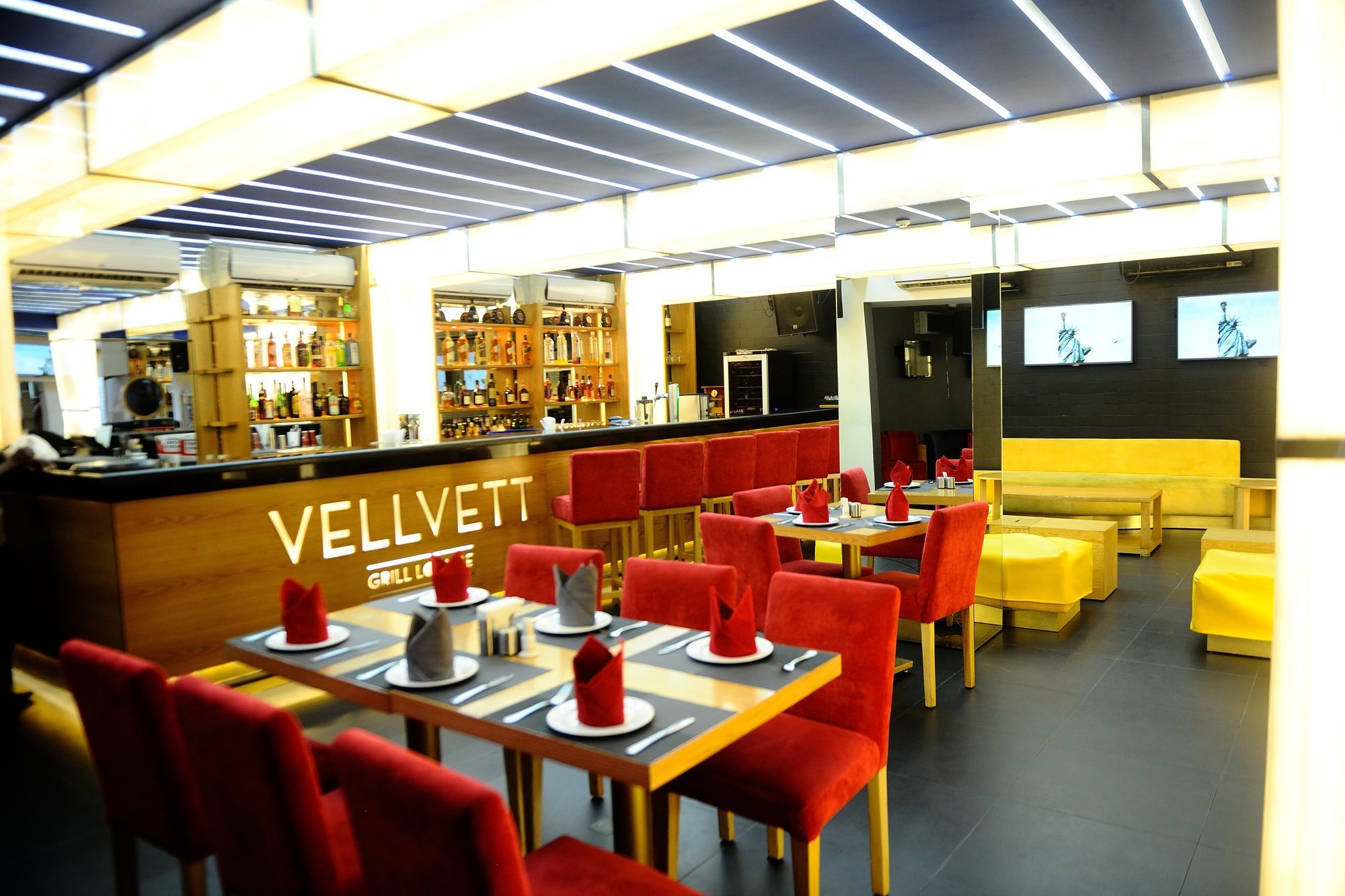 Фото The Blowfish Hotel