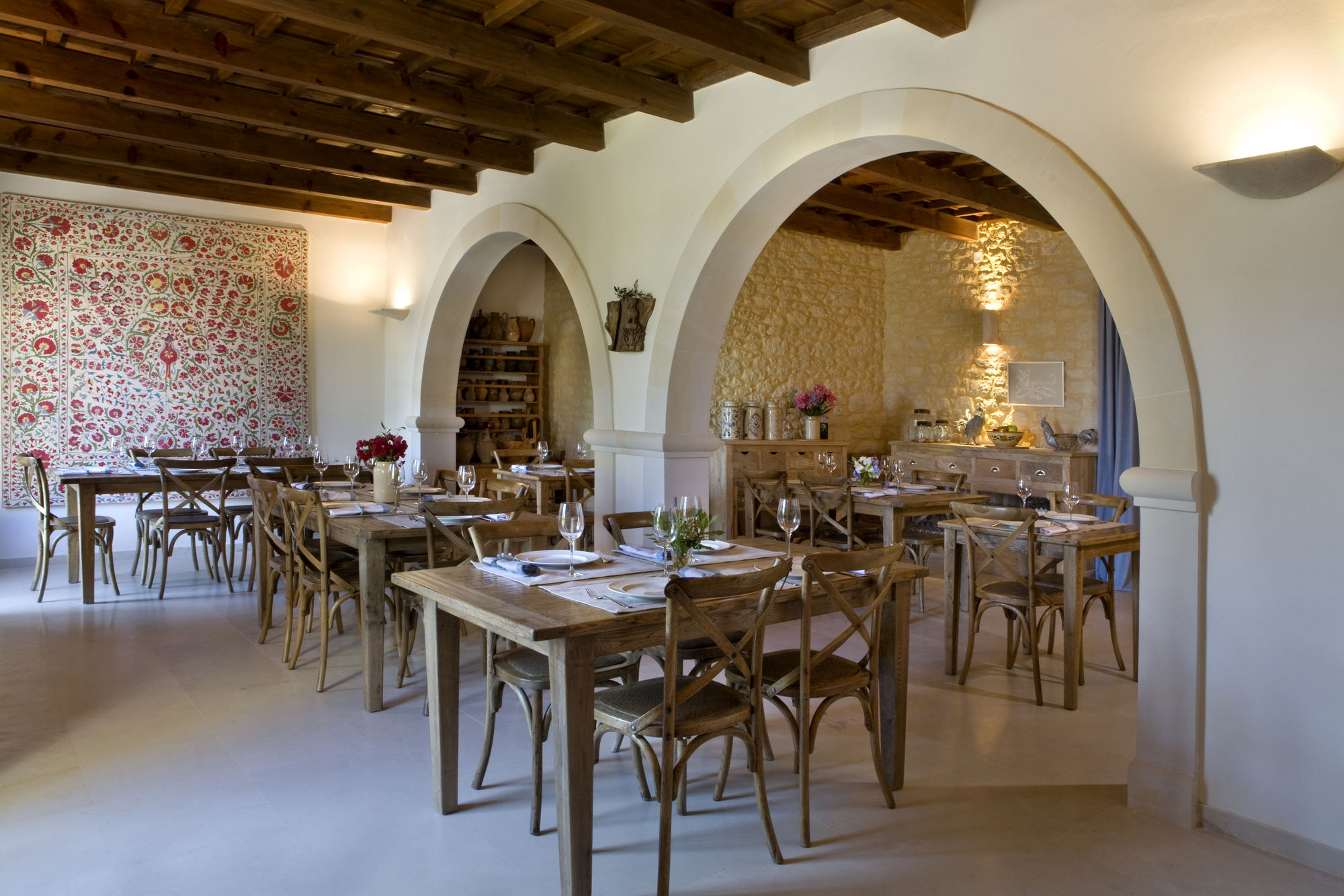 Фото Kapsaliana Village Hotel