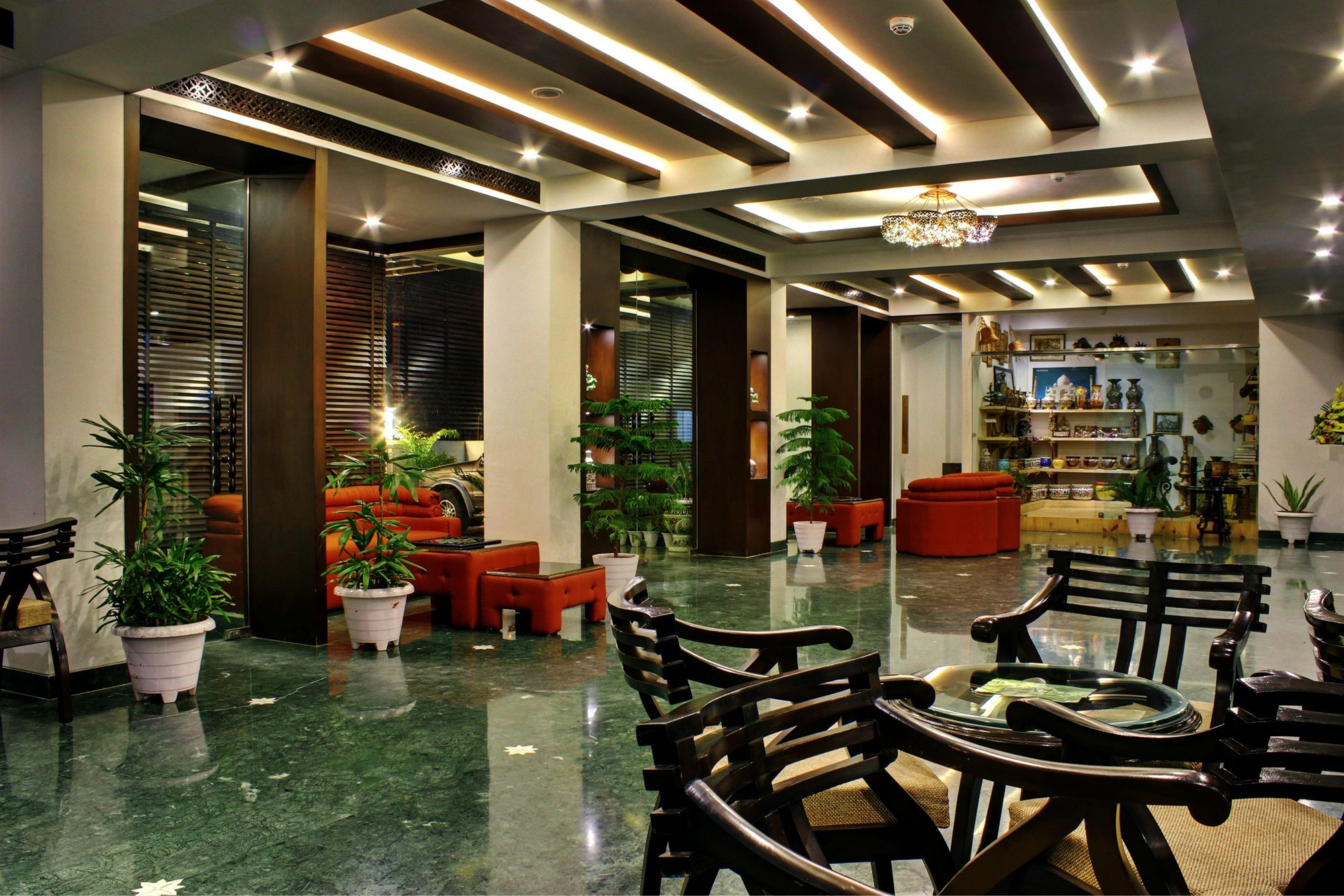 Фото Отель EllBee Ganga View