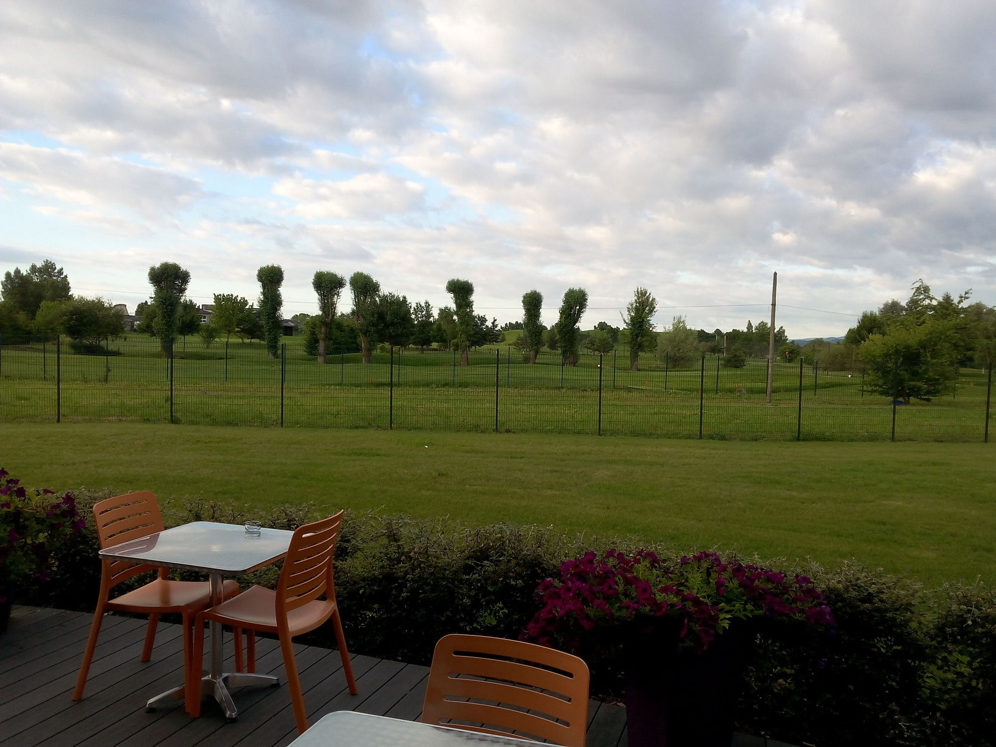 Фото B&b Hotel Clermont-Ferrand Nord Riom