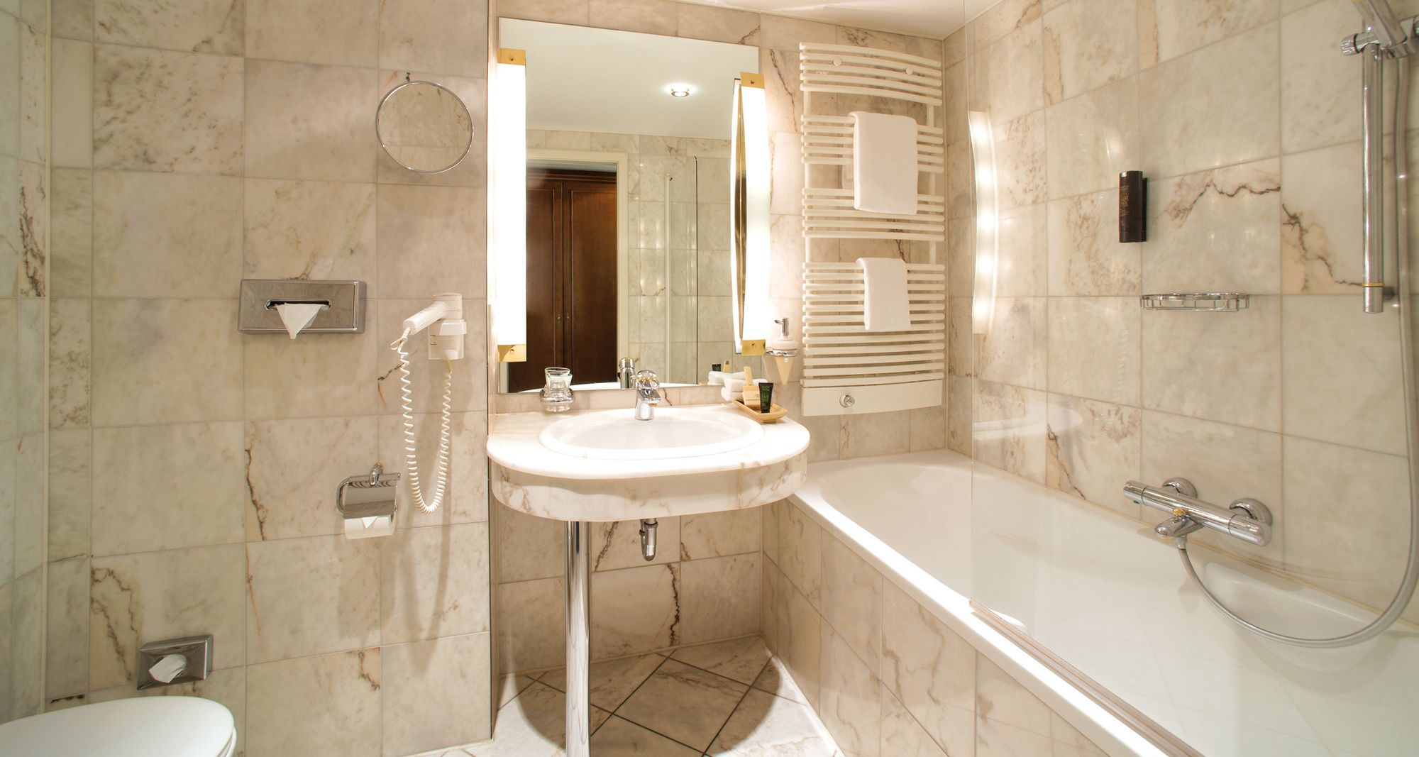 Фото Victor's Residenz - Hotel Saarbruecken