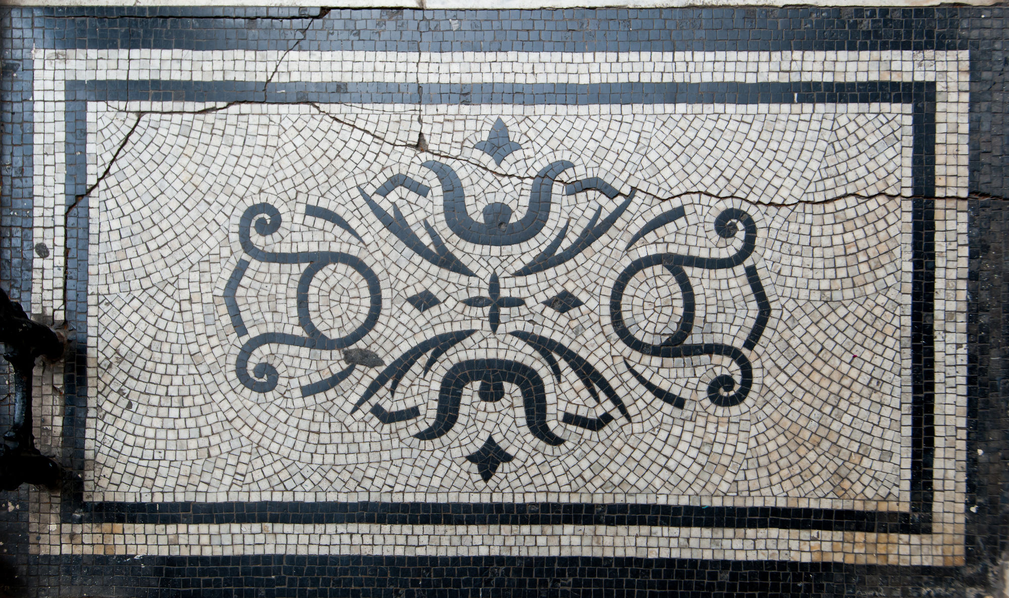 Фото The Crescent Hyde Park