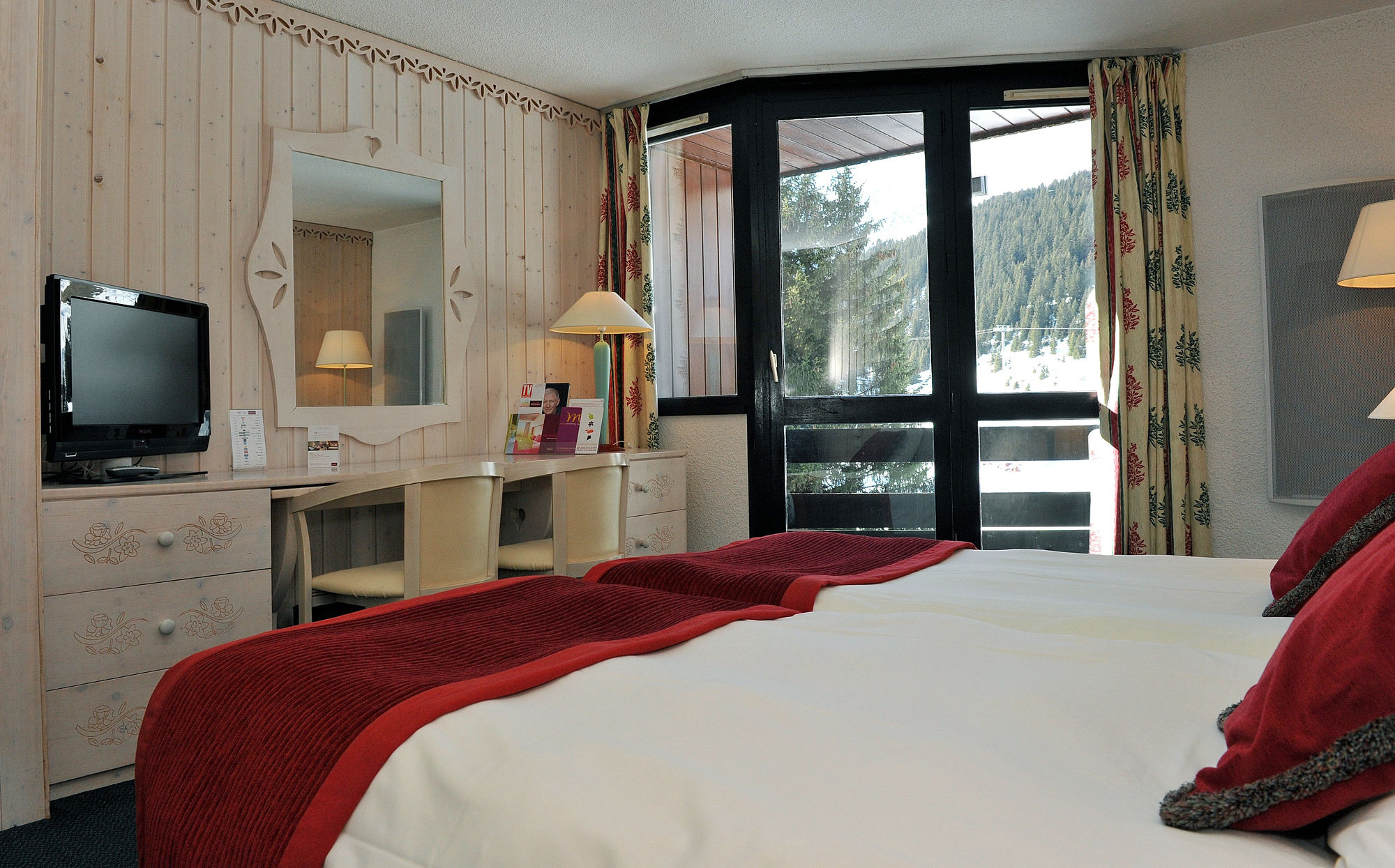 Фото Lake Hôtel Courchevel 1850