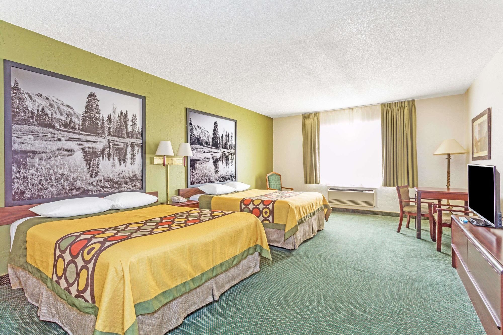 Фото Super 8 by Wyndham Wendover